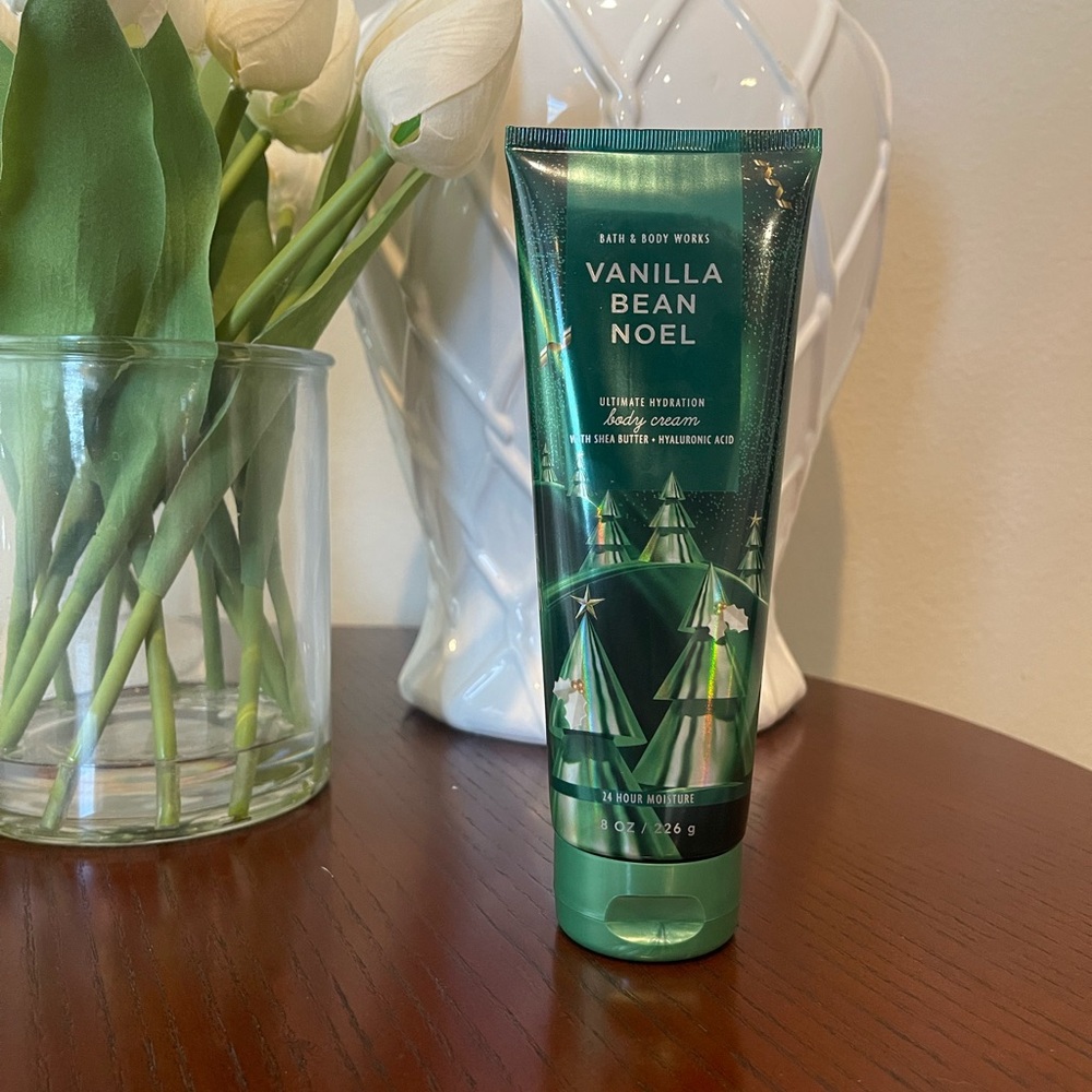 Bath & Body Works Vanilla Bean Noel Body Lotion - Green and White
